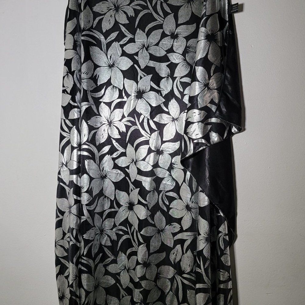 Womens Black Silver Scarf Bandanna Size 36.5X36.5